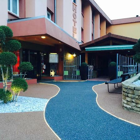 Hotel Burnichon Тарар Екстериор снимка