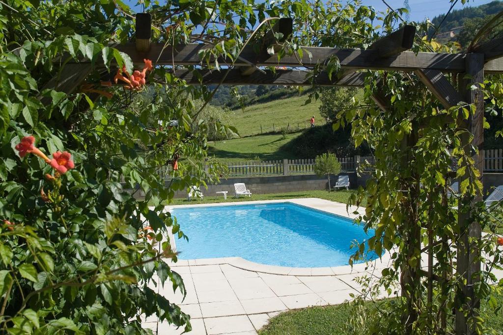 Hotel Burnichon Тарар Екстериор снимка