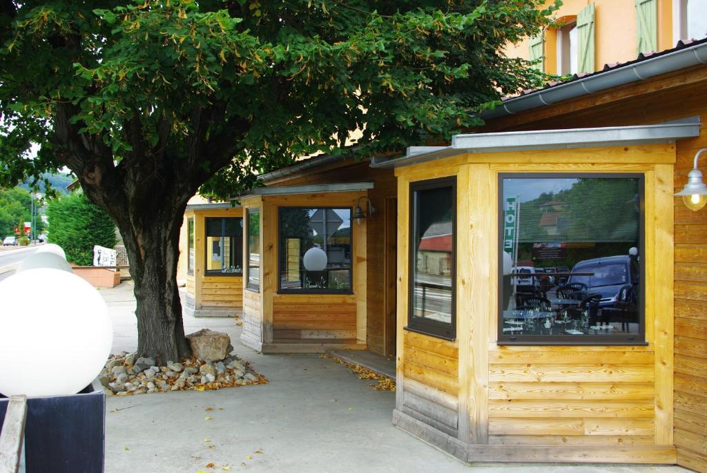 Hotel Burnichon Тарар Екстериор снимка