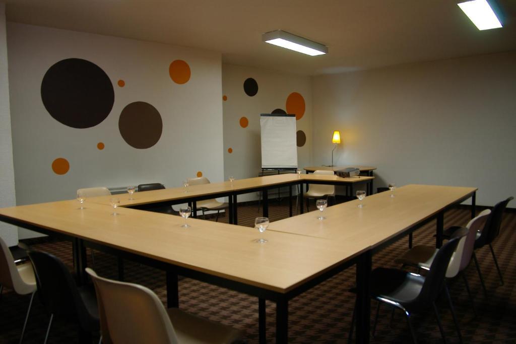 Hotel Burnichon Тарар Екстериор снимка