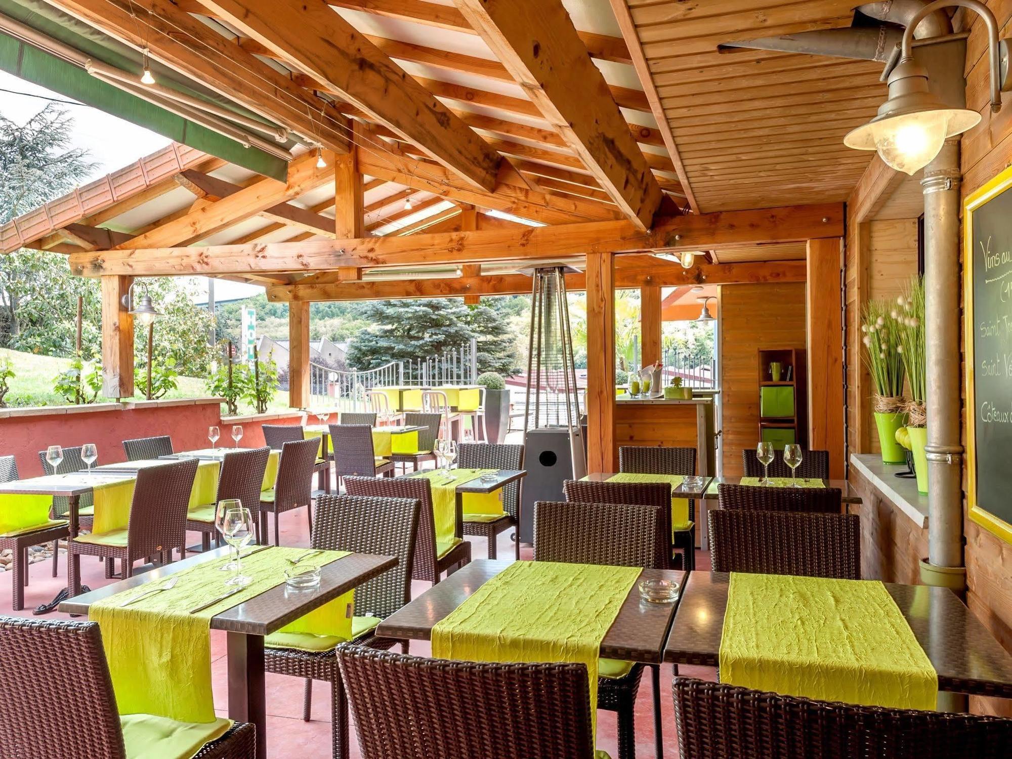Hotel Burnichon Тарар Екстериор снимка